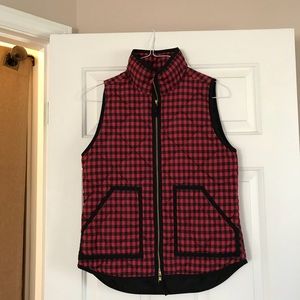 Red/black small checked vest with pockets.